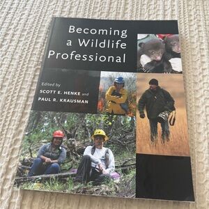 Becoming a Wildlife Professional - Black Cover (Unknown Brand)